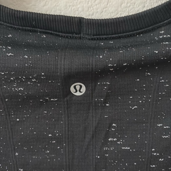 Lululemon black and white speckle running tee - Picture 3 of 3